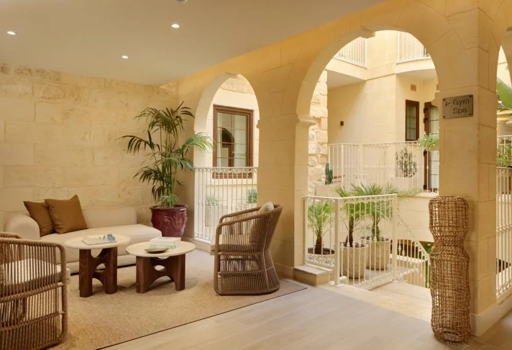 Casa Azure: o charme da arquitetura mediterrânea encontra o luxo contemporâneo na ilha de Gozo